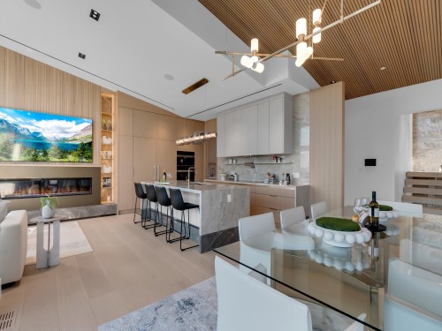 2423 Mathers Avenue, West Vancouver, BC 