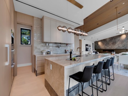 2423 Mathers Avenue, West Vancouver, BC 