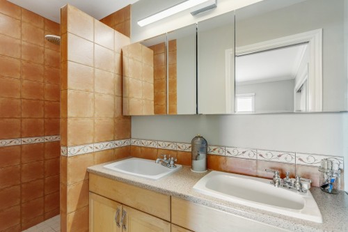 843 Whitchurch Street, North Vancouver, BC 