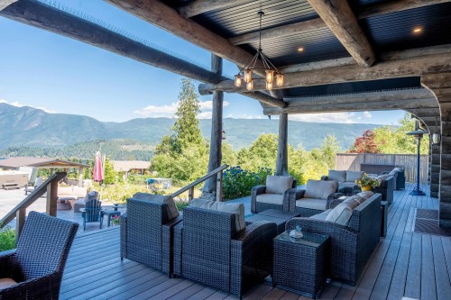 6316 Crowston Road, Sechelt, BC 