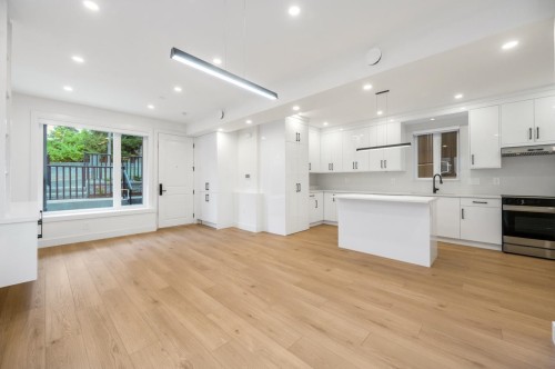 2-3096 Vanness Avenue, Vancouver, BC 