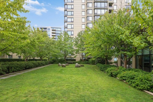 802-9188 Hemlock Drive, Richmond, BC 