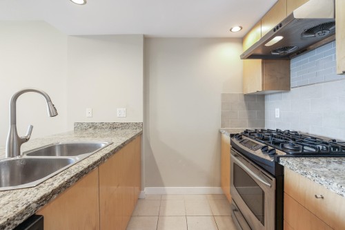 802-9188 Hemlock Drive, Richmond, BC 