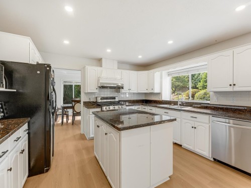 736 Clearwater Way, Coquitlam, BC 