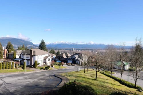 736 Clearwater Way, Coquitlam, BC 