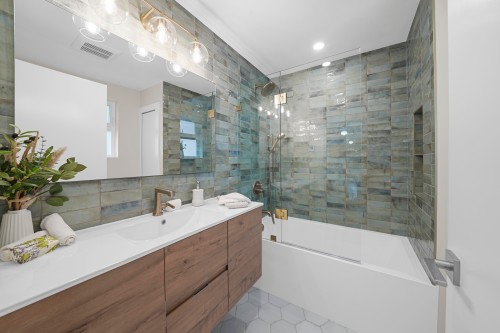 1412 Hope Road, North Vancouver, BC 