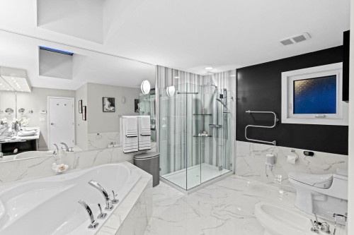 1130 Eyremount Drive, West Vancouver, BC 