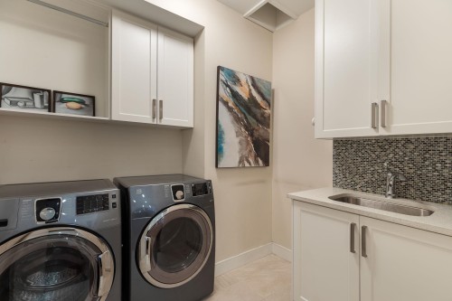 839 20Th Street W, North Vancouver, BC 