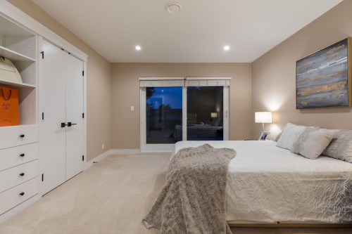 839 20Th Street W, North Vancouver, BC 