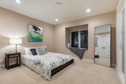 839 20Th Street W, North Vancouver, BC 