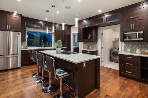 839 20Th Street W, North Vancouver, BC 