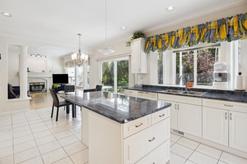 2525 Sapphire Place, Coquitlam, BC 