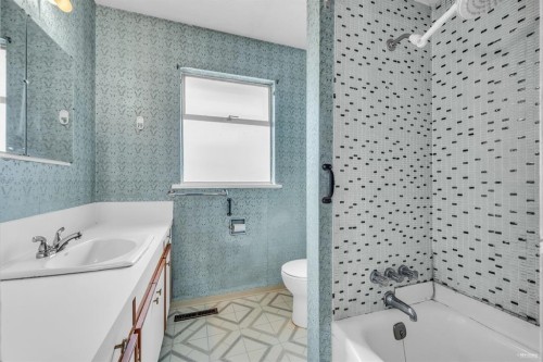 8620 Camden Cre, Richmond, BC 