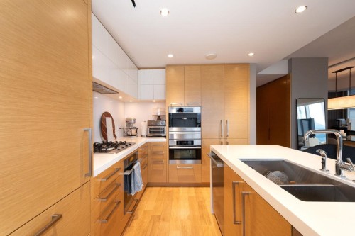 3202-667 Howe Street, Vancouver, BC 