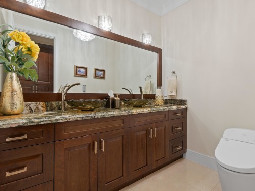 1760 29Th Street, West Vancouver, BC 