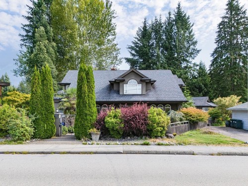 3582 Edgemont Boulevard, North Vancouver, BC 