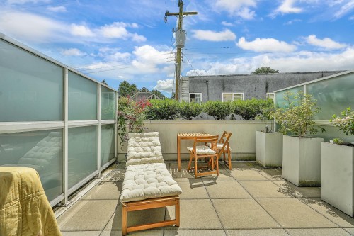 210-2508 Fraser Street, Vancouver, BC 