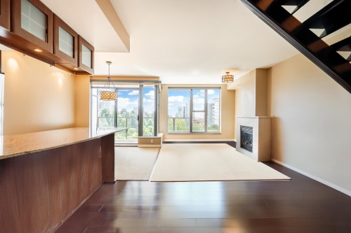 Ph3-683 Victoria Park W, North Vancouver, BC 