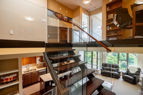 Ph3-683 Victoria Park W, North Vancouver, BC 