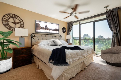 Ph3-683 Victoria Park W, North Vancouver, BC 