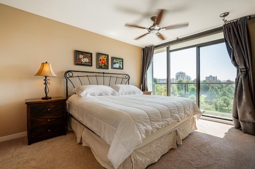 Ph3-683 Victoria Park W, North Vancouver, BC 