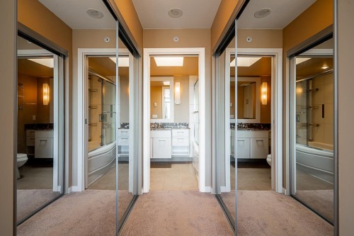 Ph3-683 Victoria Park W, North Vancouver, BC 