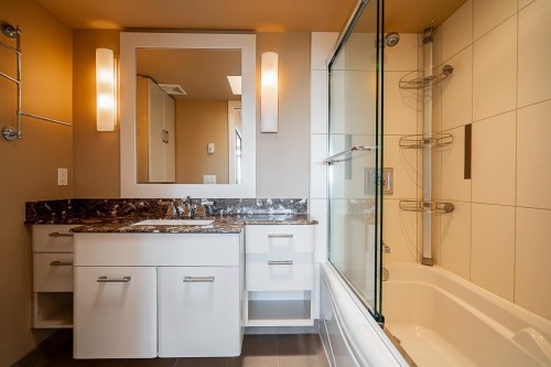 Ph3-683 Victoria Park W, North Vancouver, BC 