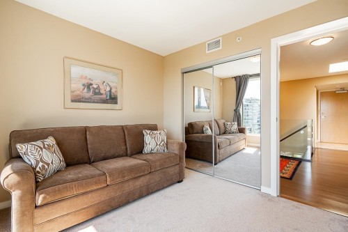 Ph3-683 Victoria Park W, North Vancouver, BC 