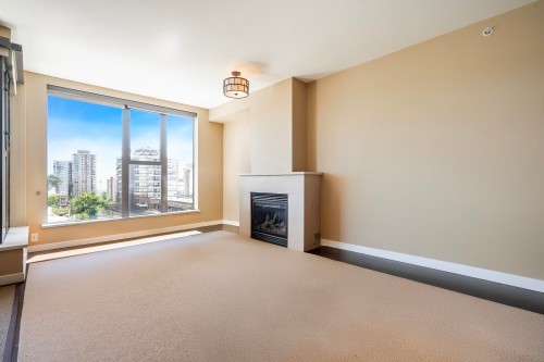 Ph3-683 Victoria Park W, North Vancouver, BC 