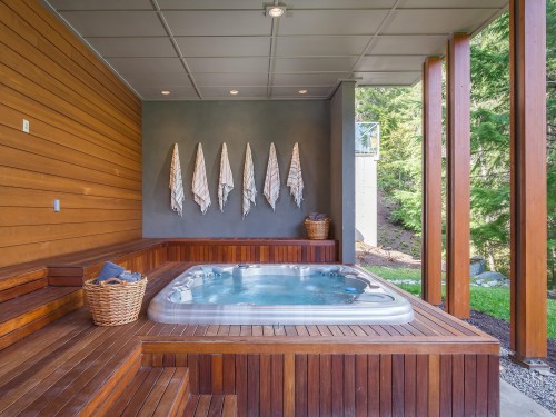 7452 Treetop Lane, Whistler, BC 