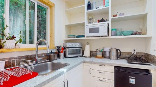 24-1131 Emery Road, Roberts Creek, BC 