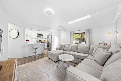 4869 Capilano Road, North Vancouver, BC 