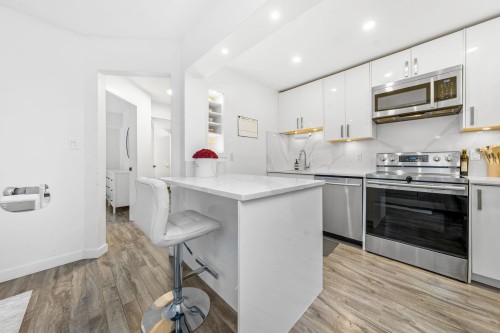 4869 Capilano Road, North Vancouver, BC 