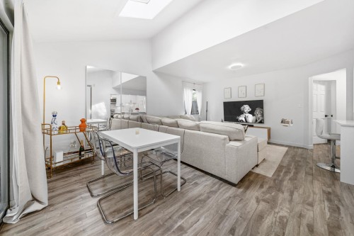 4869 Capilano Road, North Vancouver, BC 