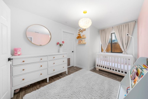 4869 Capilano Road, North Vancouver, BC 