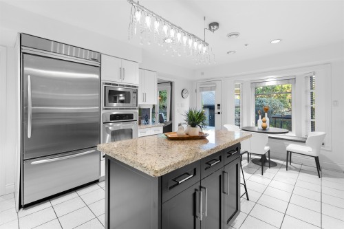 2318 Oliver Crescent, Vancouver, BC 