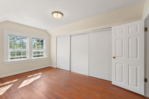 909 18Th Avenue W, Vancouver, BC 