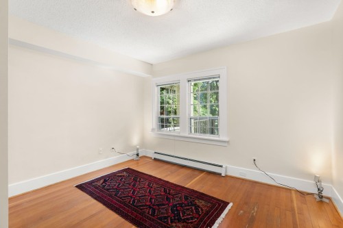 909 18Th Avenue W, Vancouver, BC 