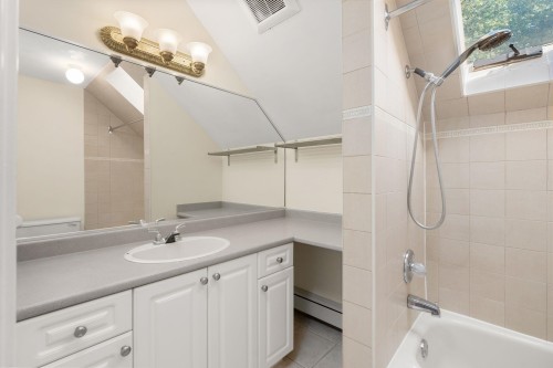 909 18Th Avenue W, Vancouver, BC 