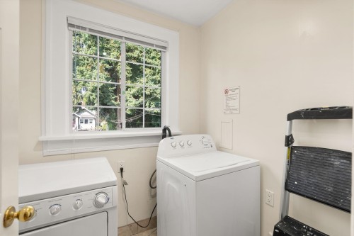 909 18Th Avenue W, Vancouver, BC 