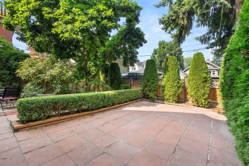 909 18Th Avenue W, Vancouver, BC 