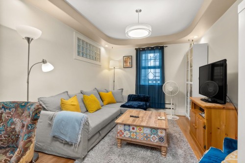 909 18Th Avenue W, Vancouver, BC 