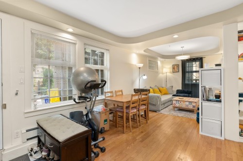 909 18Th Avenue W, Vancouver, BC 