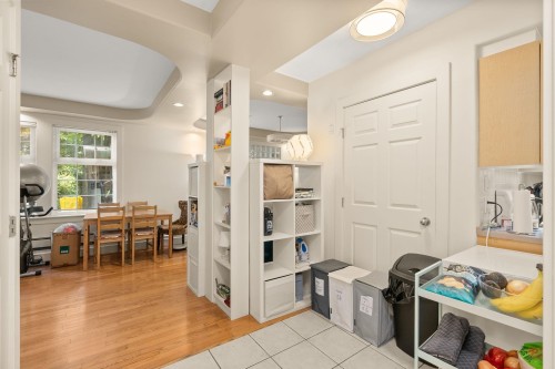 909 18Th Avenue W, Vancouver, BC 