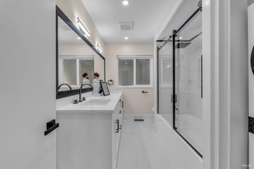 818 Younette Drive, West Vancouver, BC 