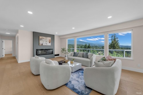 818 Younette Drive, West Vancouver, BC 