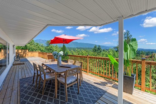 818 Younette Drive, West Vancouver, BC 