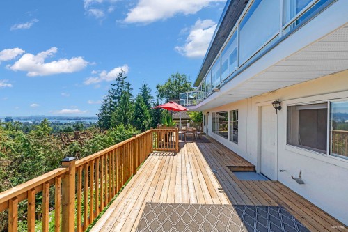 818 Younette Drive, West Vancouver, BC 