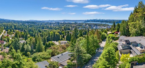 818 Younette Drive, West Vancouver, BC 