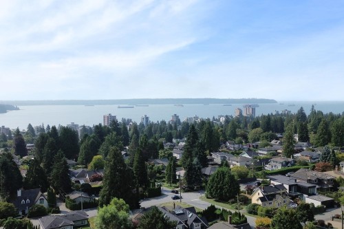 1361 Lawson Avenue, West Vancouver, BC 